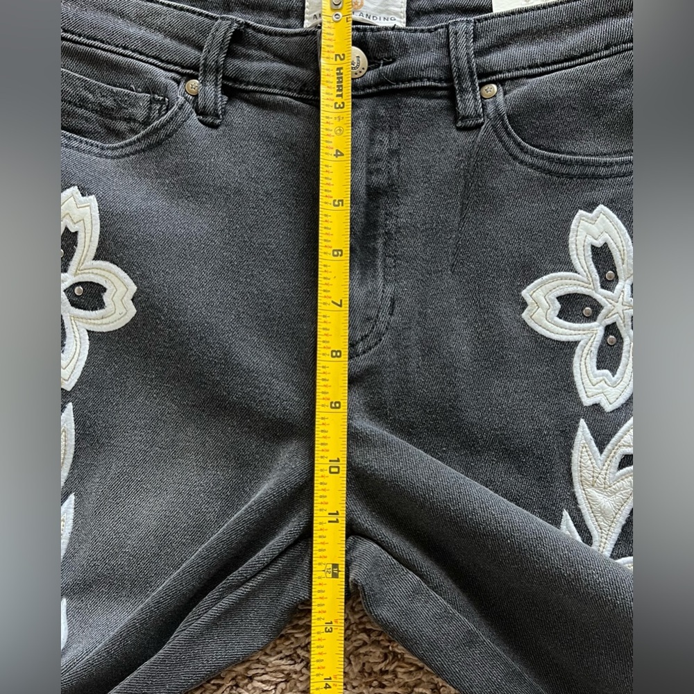 🔥✔️ Black Friday NWT Austin Landing Studded Western Mid Rise Flare Jeans Sz 9/29 - Picture 11 of 16